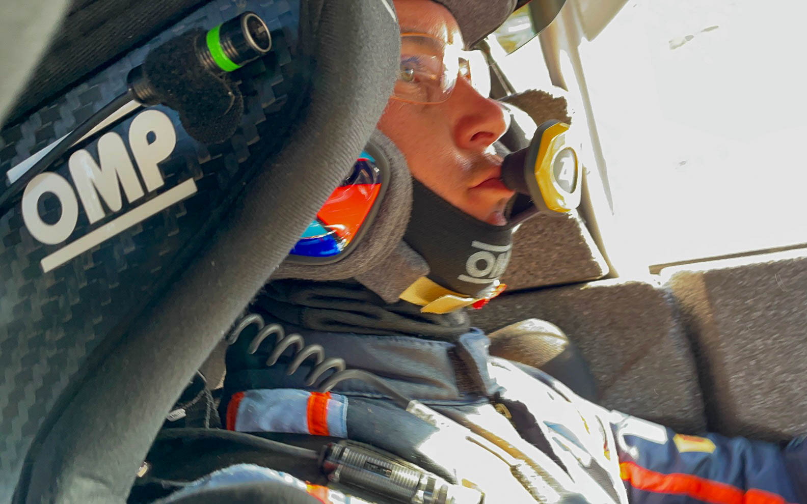 コ・ドラからだとこんなふうにしか見えません。殺風景。「ちゃんと前見てろよ」、ということかな？