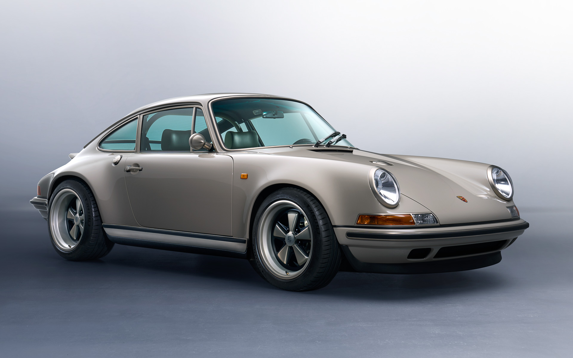 ポルシェ911 リイマジンド・バイ・シンガー・クラシック・スタディ。2021年春、同モデルを手掛ける永三MOTORSがシンガー・ヴィークル・デザインの日本市場における独占サービスパートナーとなり、同年に日本から最初の依頼を受ける。その2年後の2023年に作業が完了してオーナーに引き渡されたという