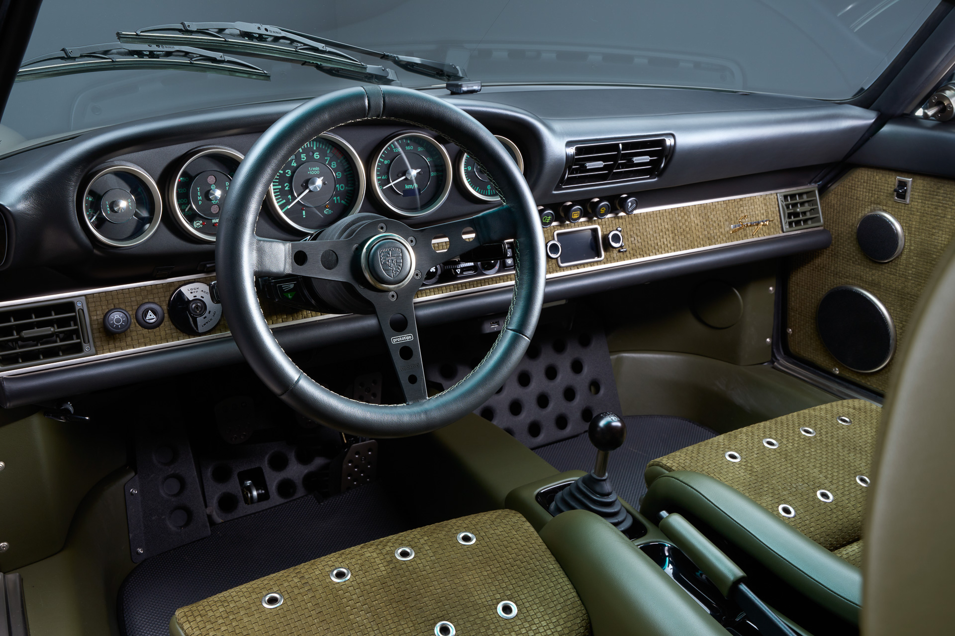 ポルシェ911リイマジンド・バイ・シンガーのインテリア