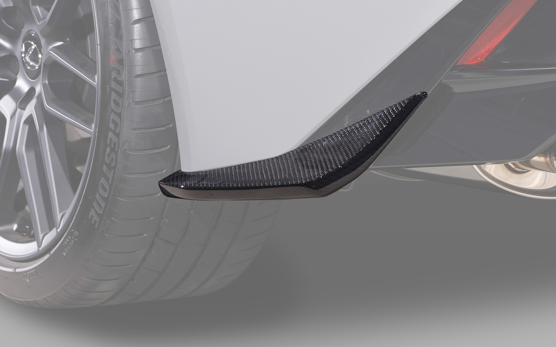 リアバンパーサイドフィン：価格8万8000円