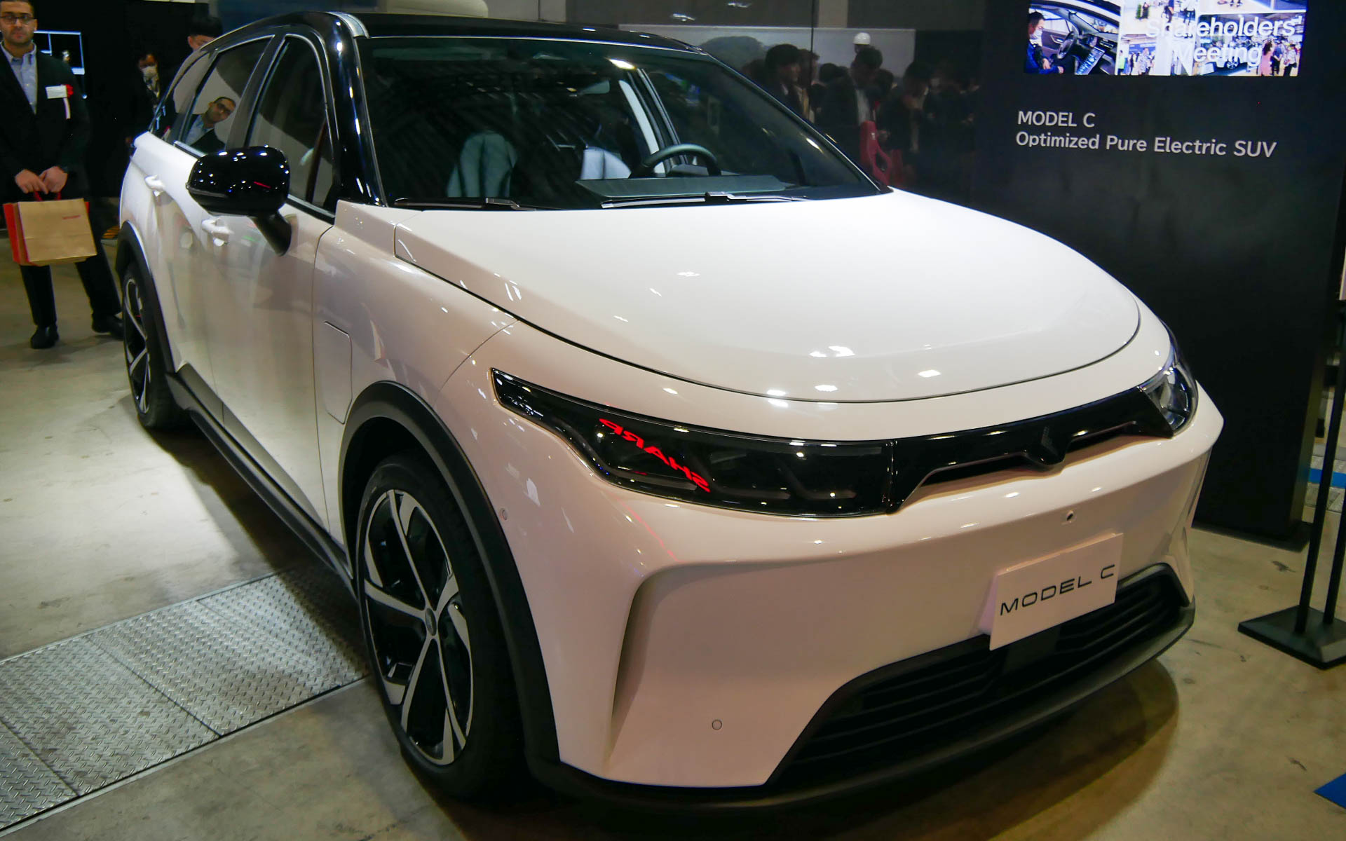 鴻海グループの電動SUV「FOXCONN モデルC」