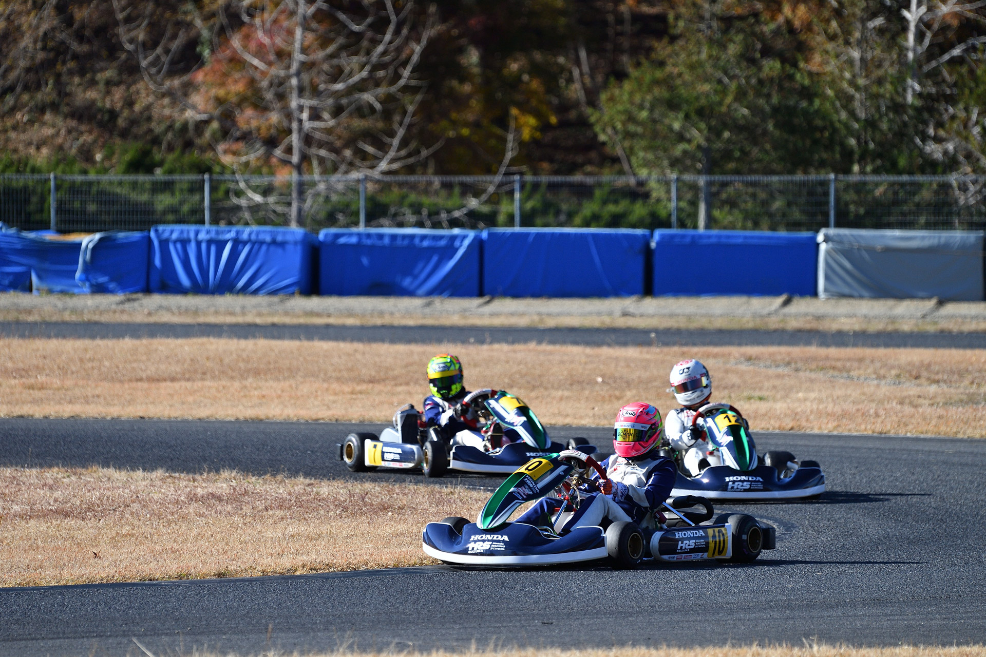 徐々にトップを追い詰めていくが……