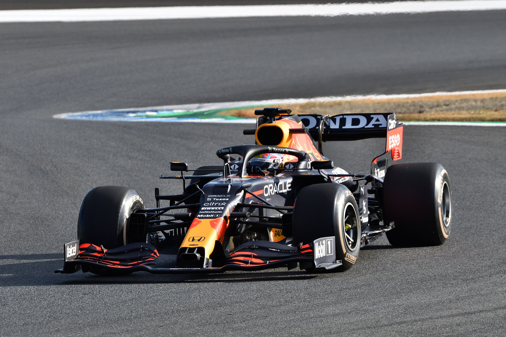 野尻選手によるF1マシンRB16Bのドライブも実現した