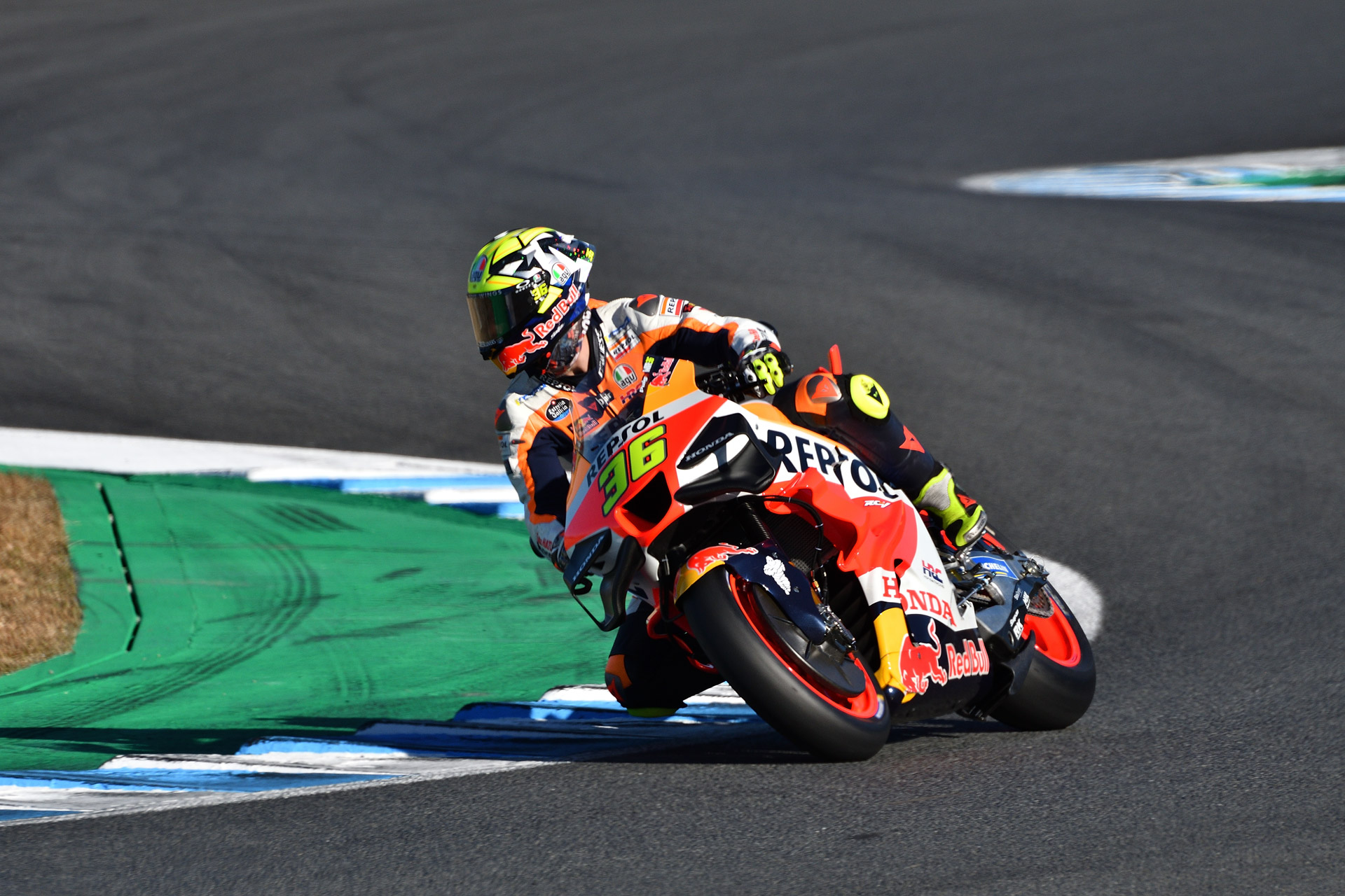 ミル選手とMotoGPマシンRC213V