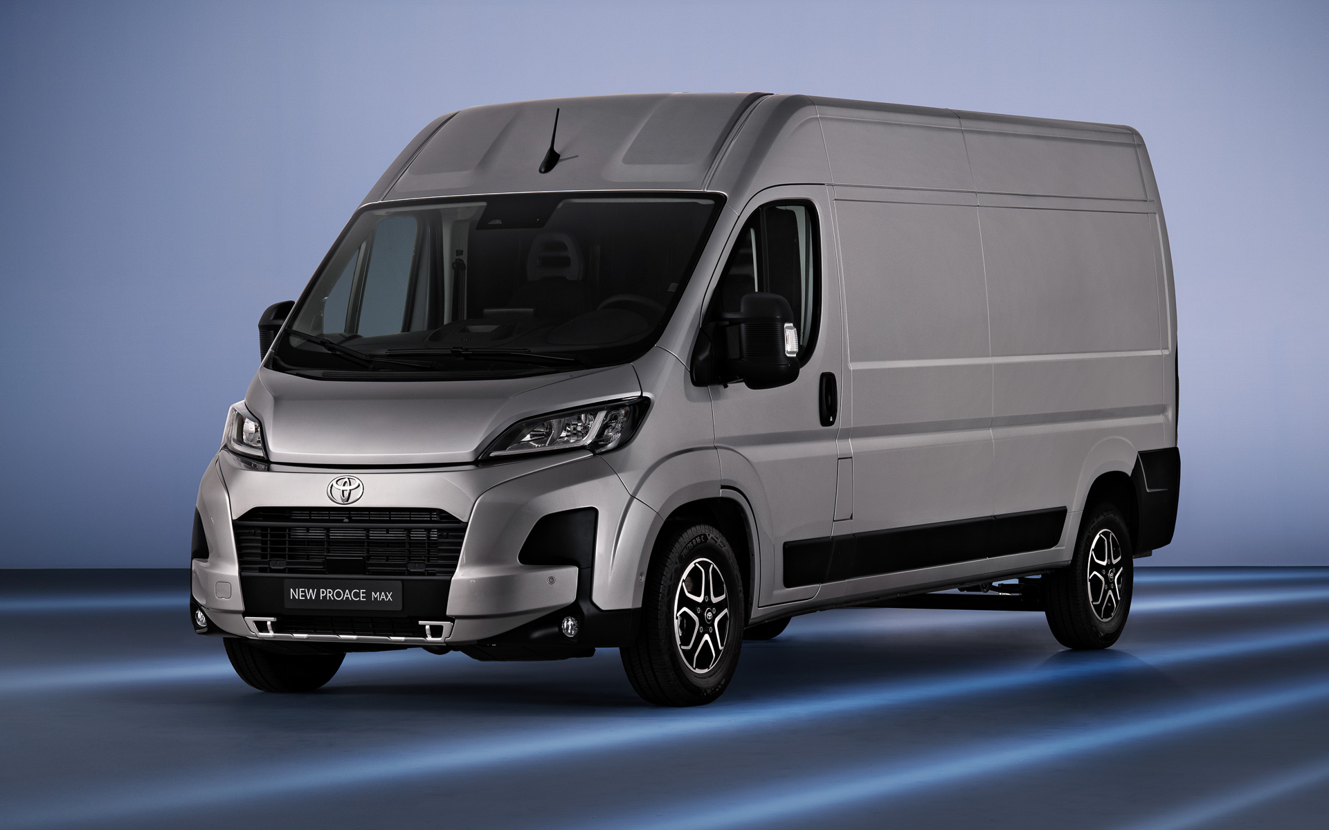 欧州で発表された大型商用バン「プロエースマックス」