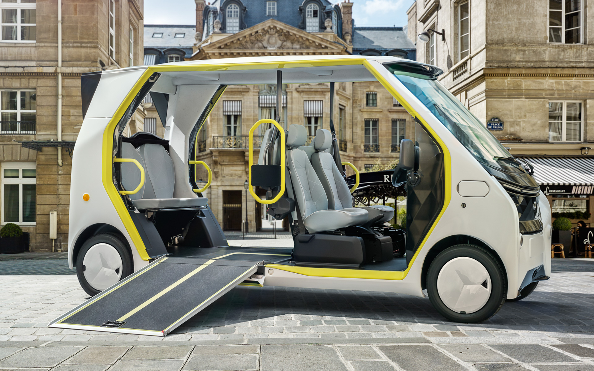 平均航続距離は100kmで、最高速は20km/h