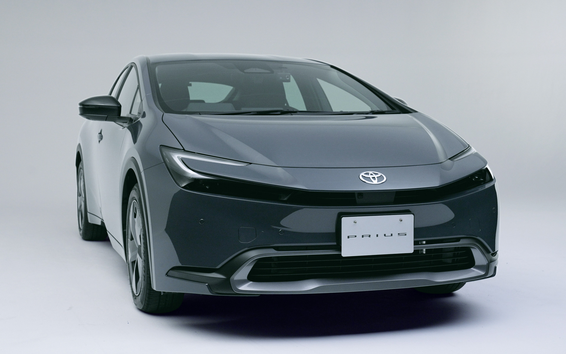 進化する車両として「アップグレードレディ設計」を組み込んだKINTO専用プリウス「U」グレードのアップグレードアイテム第2弾