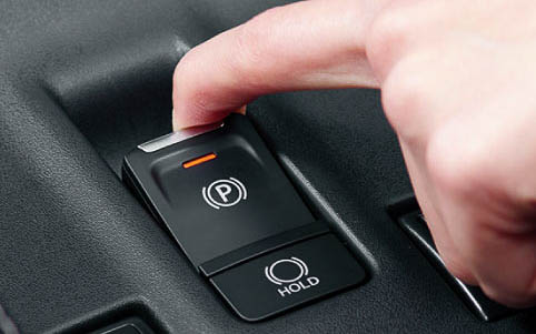 電動パーキングブレーキ（EPB）、ブレーキホールドを採用