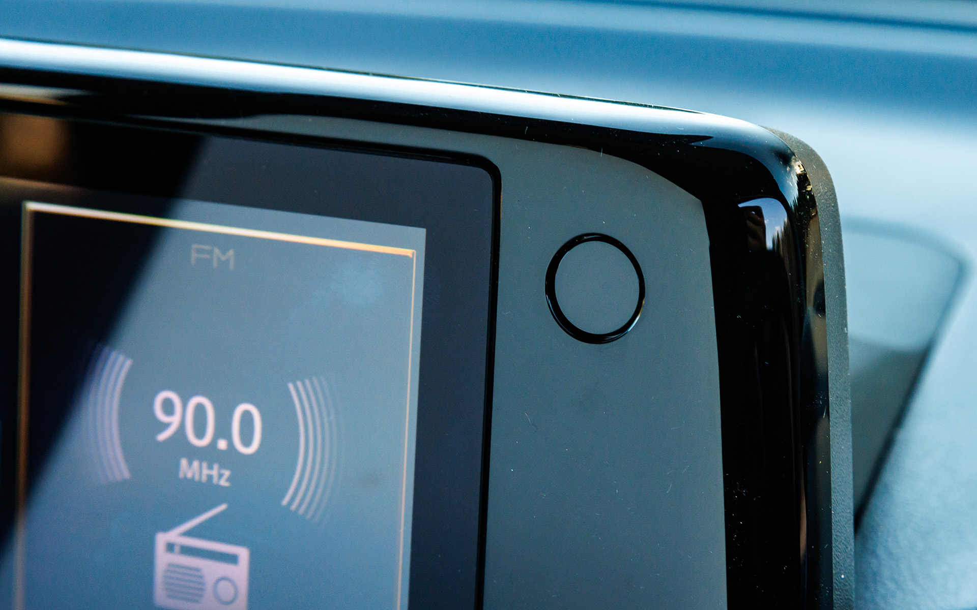 全方位モニター付メモリーナビゲーションにはドライバーモニタリングシステムも装備。右上にドライバーの顔を撮影するカメラが付く