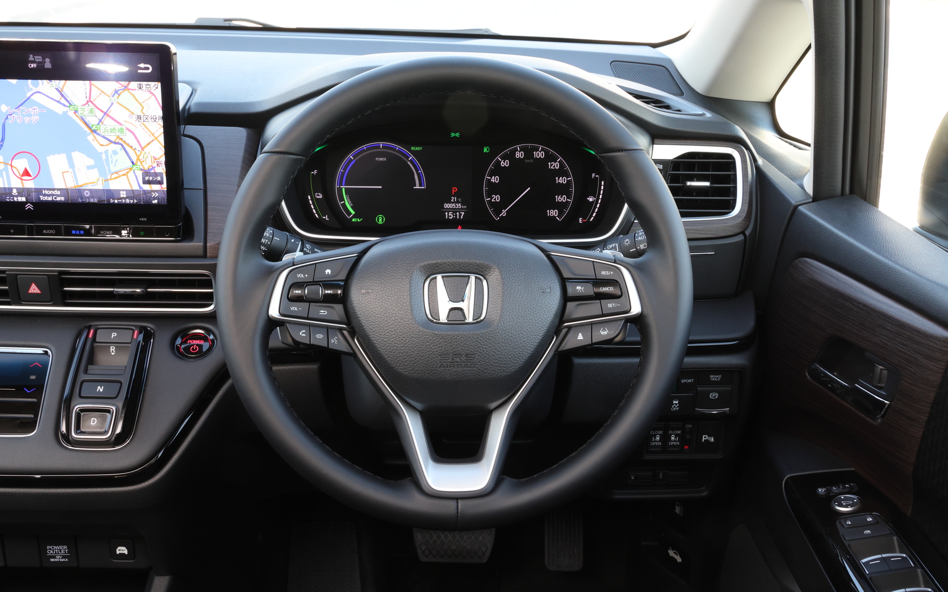 7インチTFTパネルのマルチインフォメーションディスプレイを標準装備