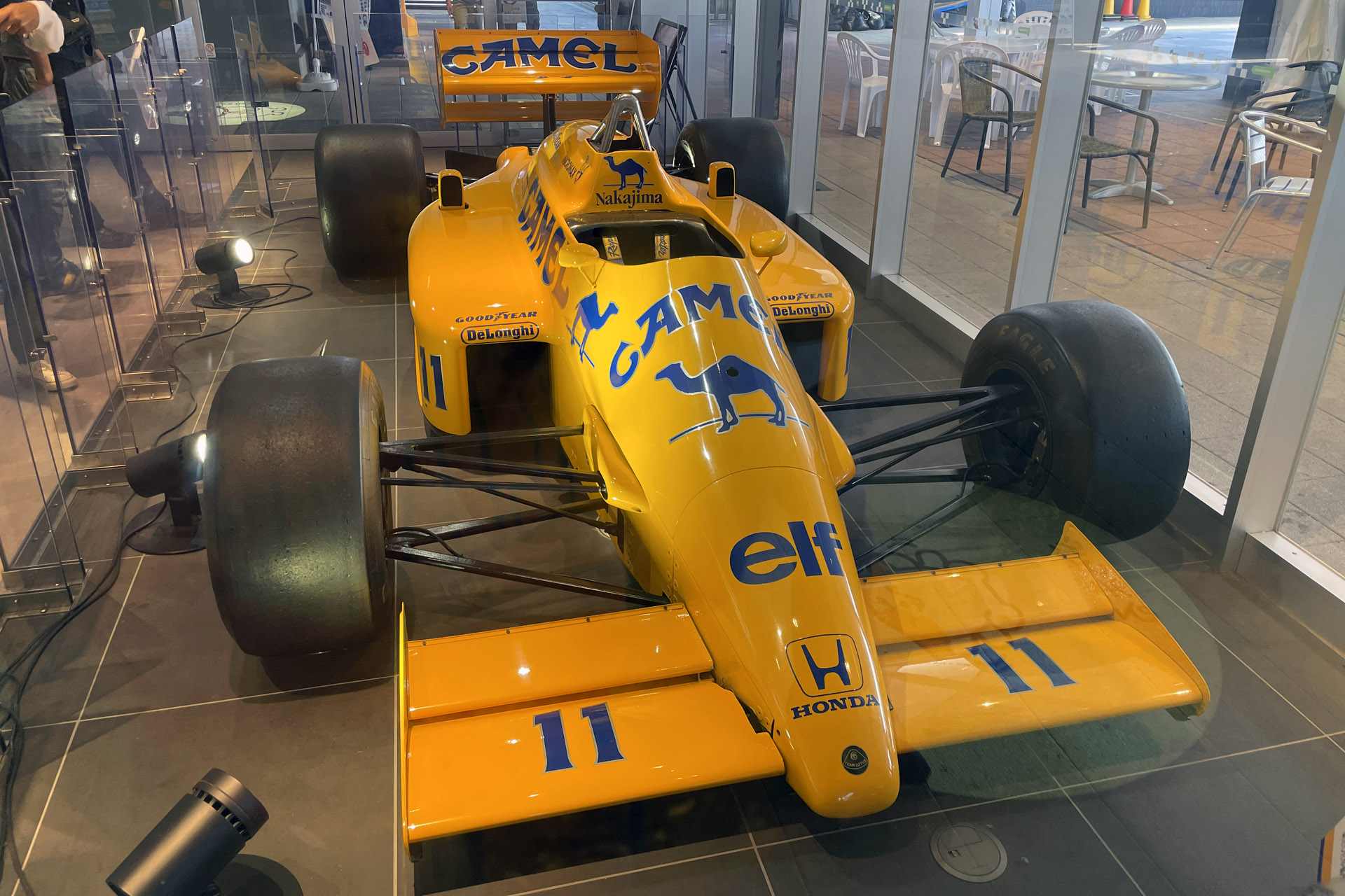 1987年に中嶋悟氏が乗ったロータス ホンダ99T