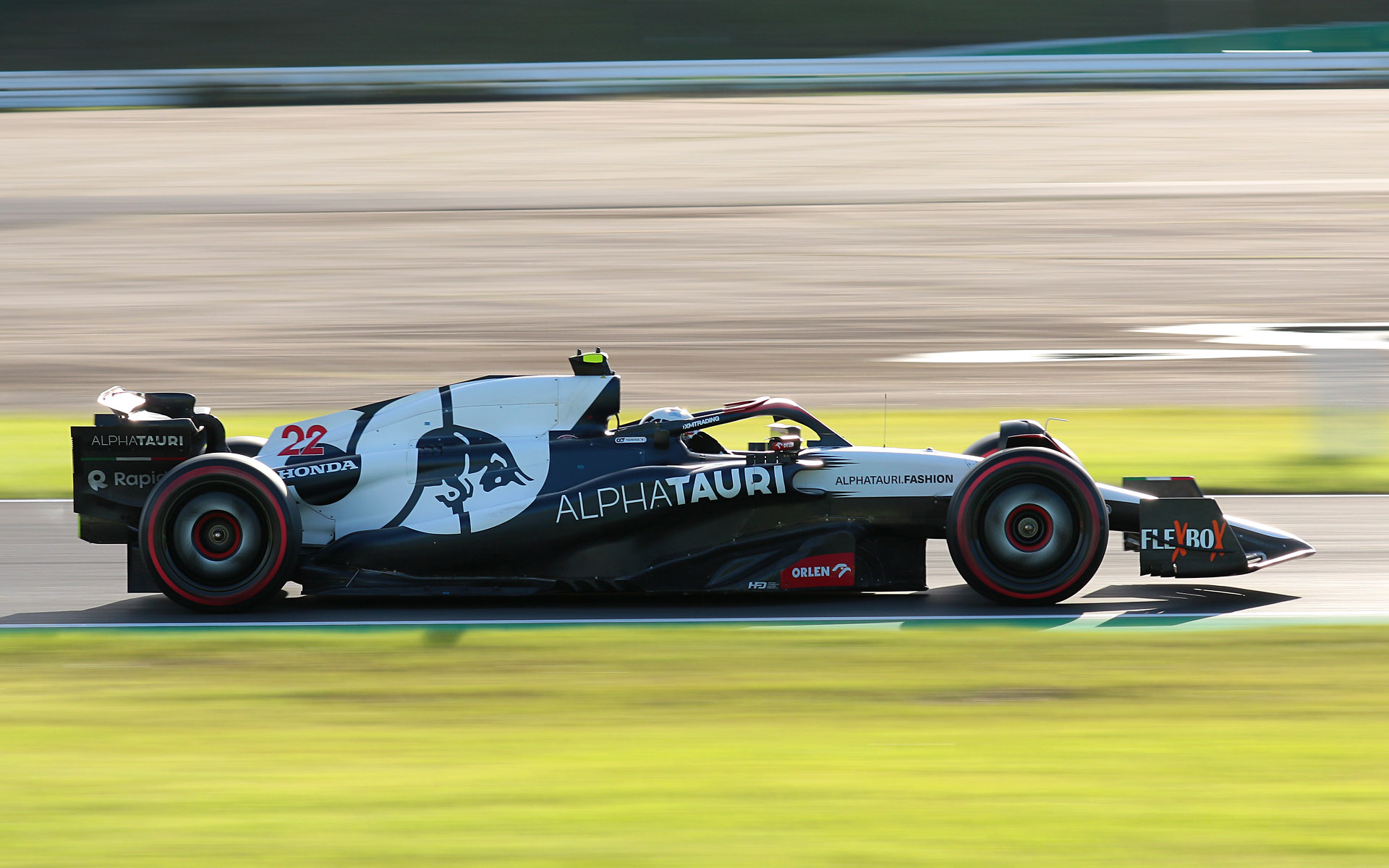 焦点距離104mm、シャッター速度1/125秒で撮影。