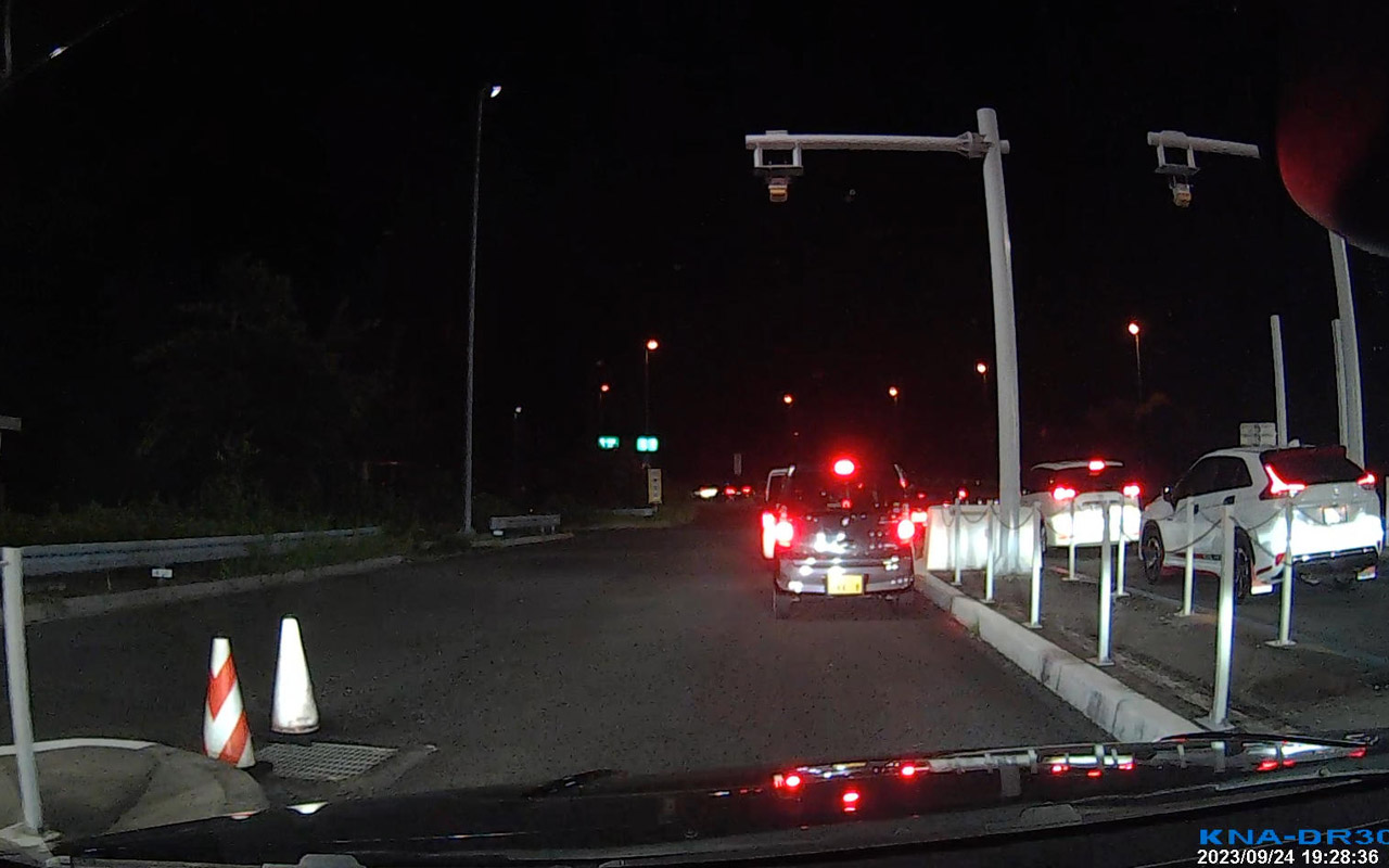 伊勢湾岸道の渋滞はみえ川越ICの料金所まで続いていた