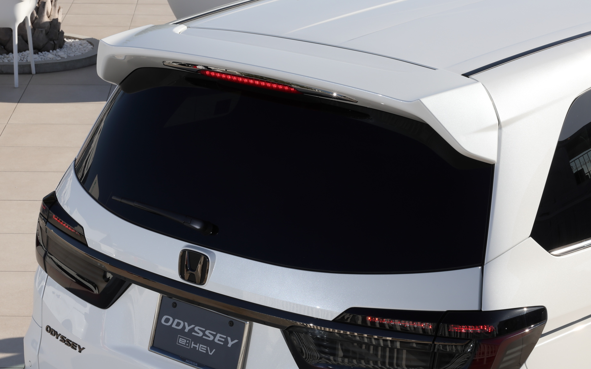 テールゲートスポイラーは8万300円