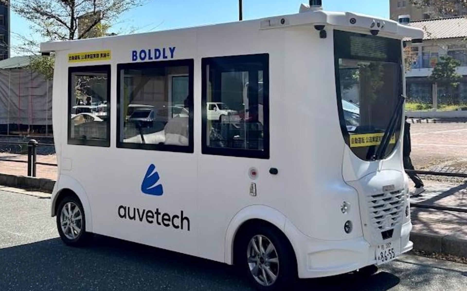 自動運転車両「MiCa（ミカ）」（AuveTech製）