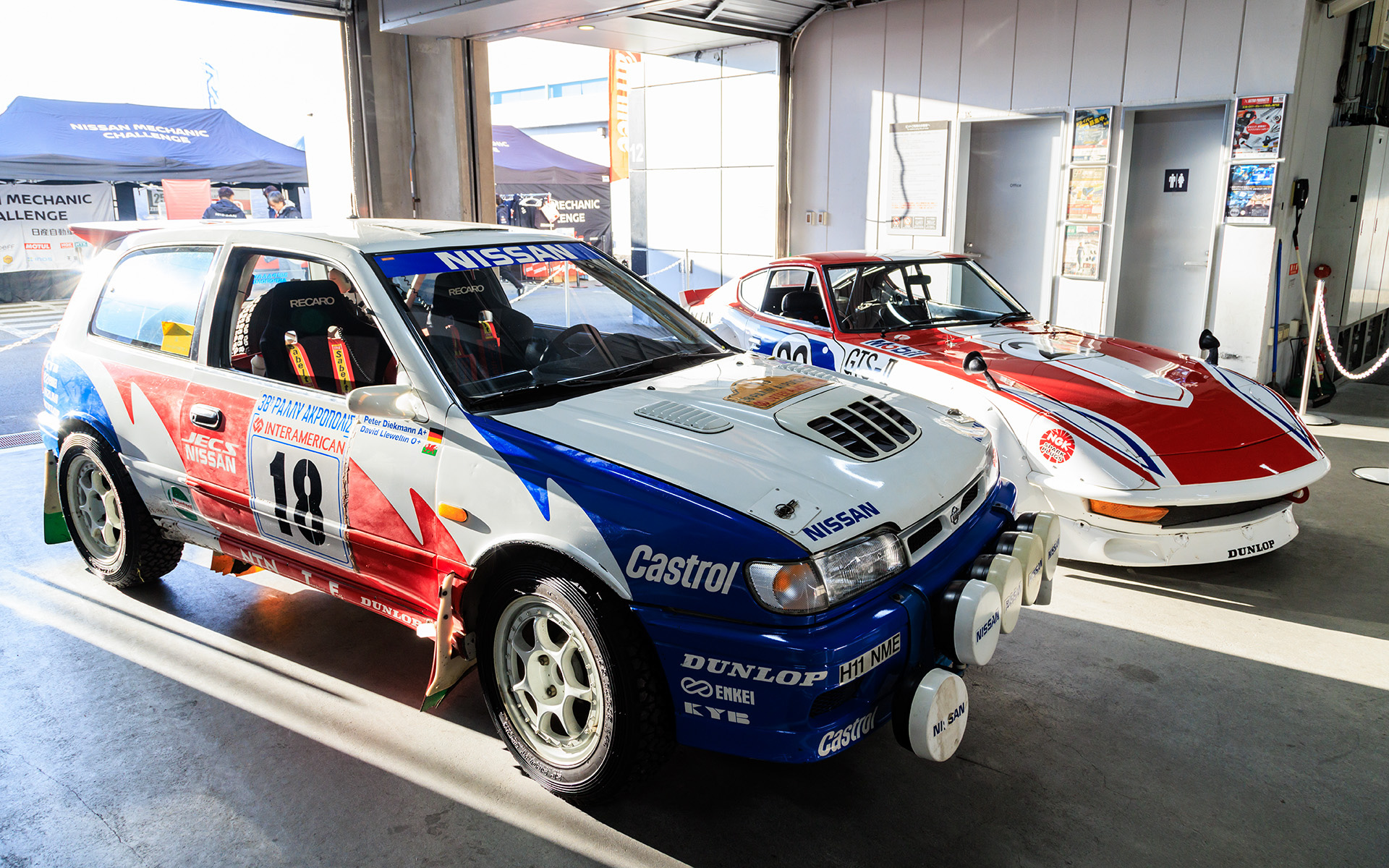 パルサー GTI-R（1992 RACラリー、写真手前）とフェアレディZ 240ZG（写真奥）