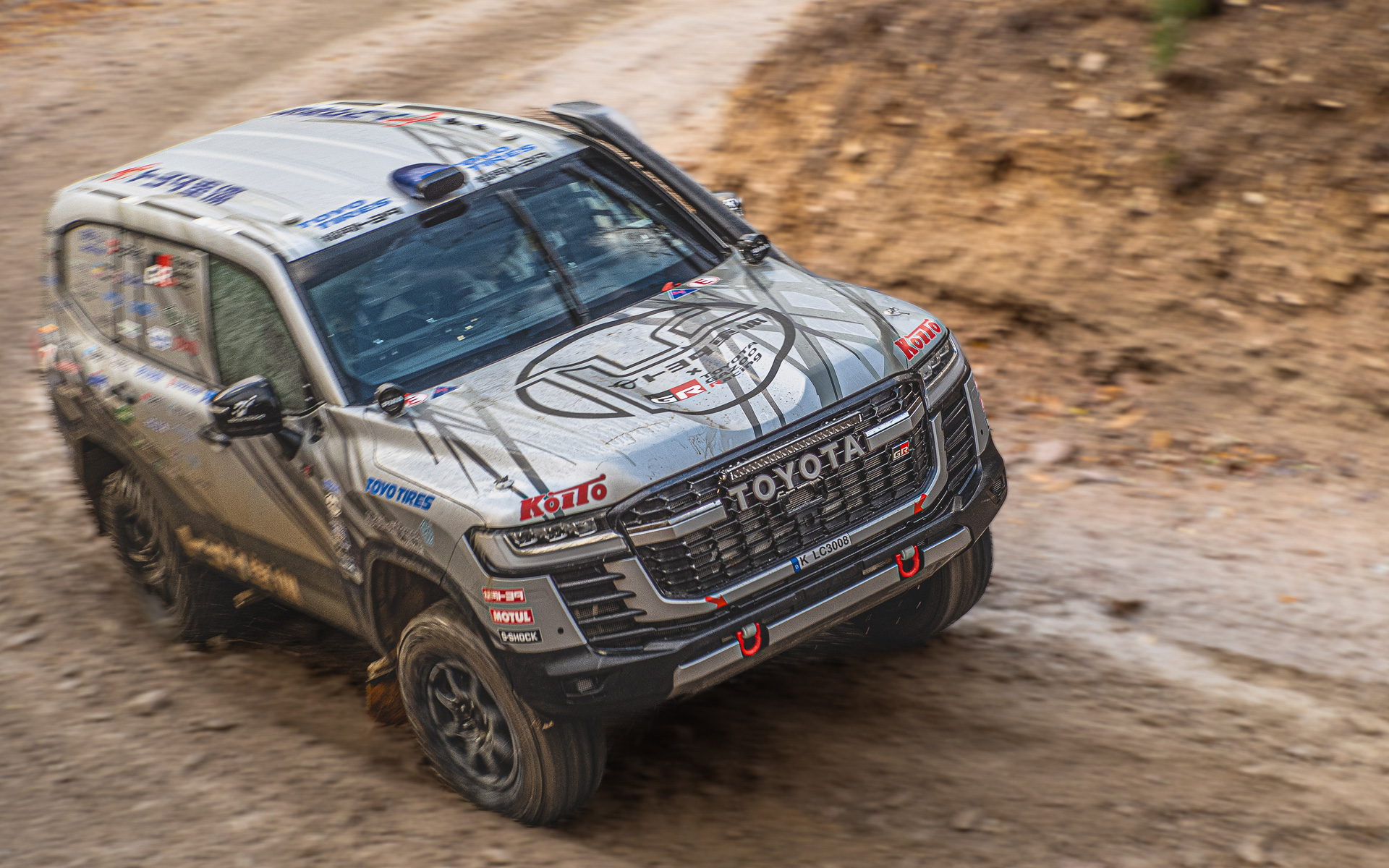 チームランドクルーザー・トヨタオートボデートヨタ車体