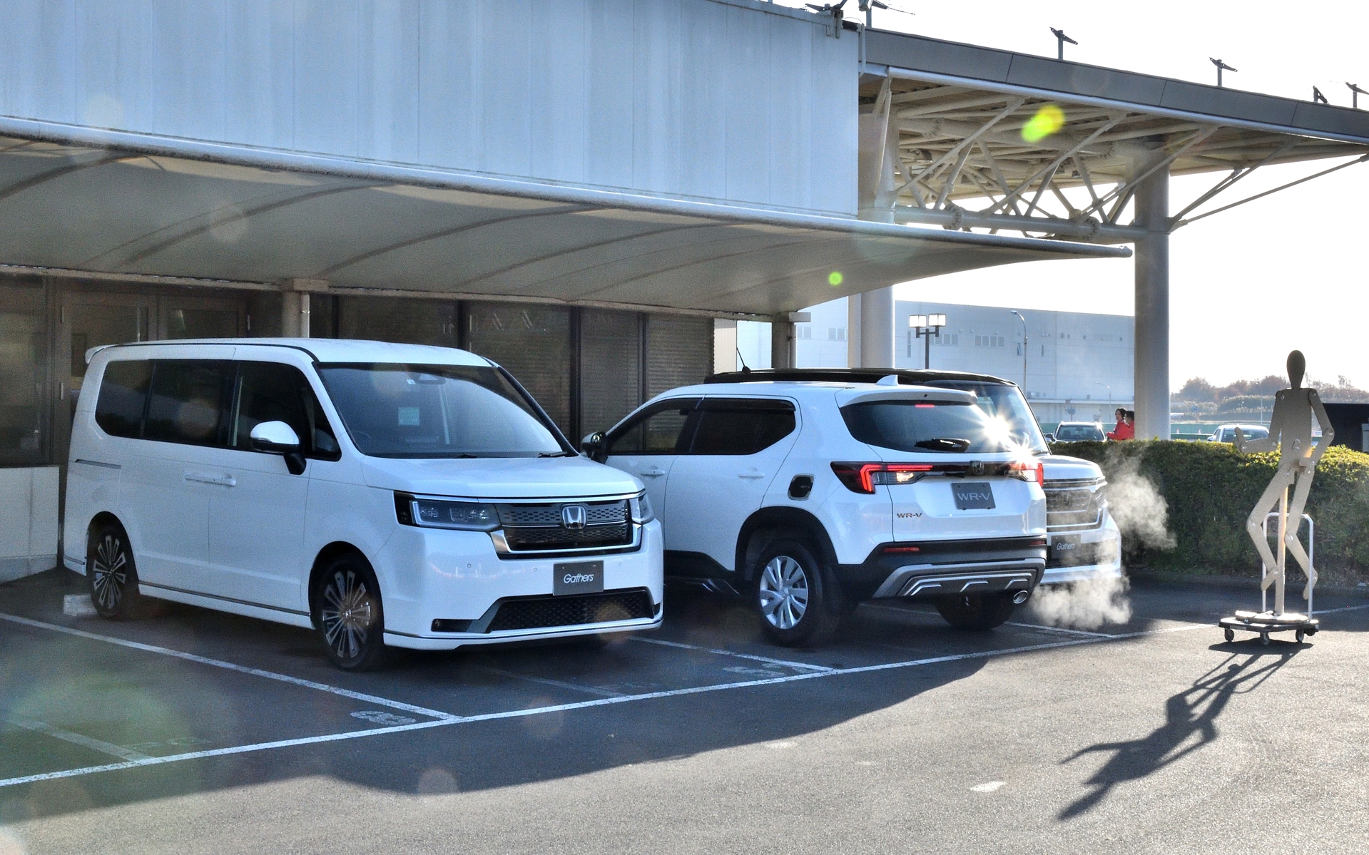 後退出庫時に左右の死角から飛び出してくる歩行者や自転車、子供も少なくないだけに、ぜひとも装着しておきたい機能