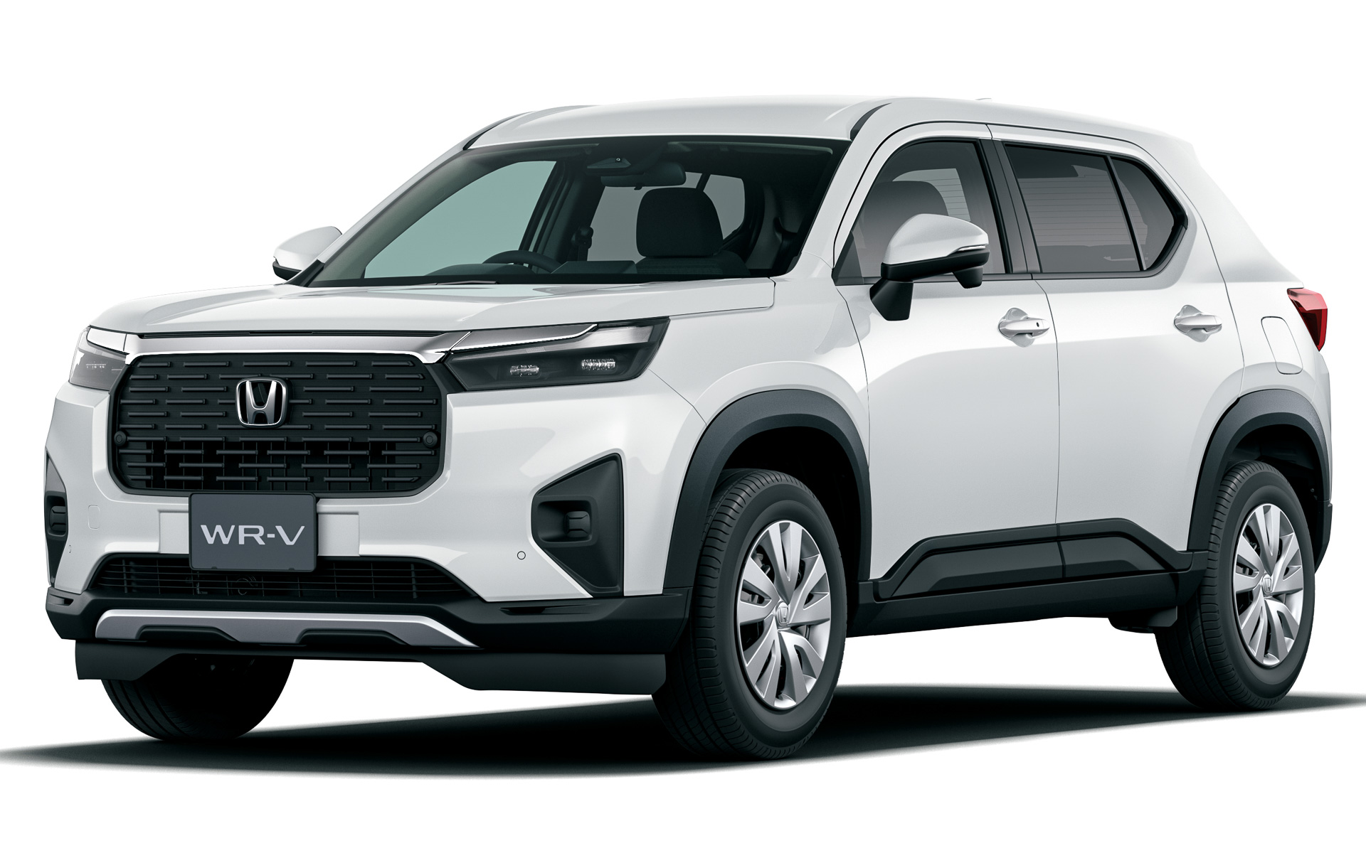 エントリーグレードの「X」は、フォグランプは非装備で、ホイールは16インチのスチール製