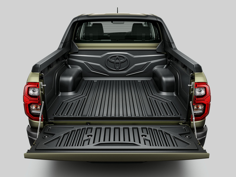 leather works obm トヨタ ハイラックス4WD トヨタ、「ハイラックス」にオーバーフェンダーなど専用装備採用