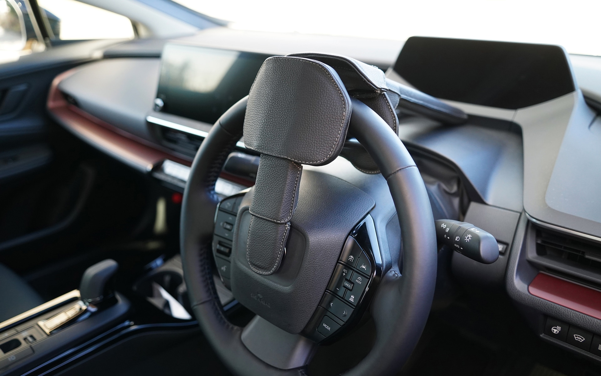 ステアリングロックの使用イメージ