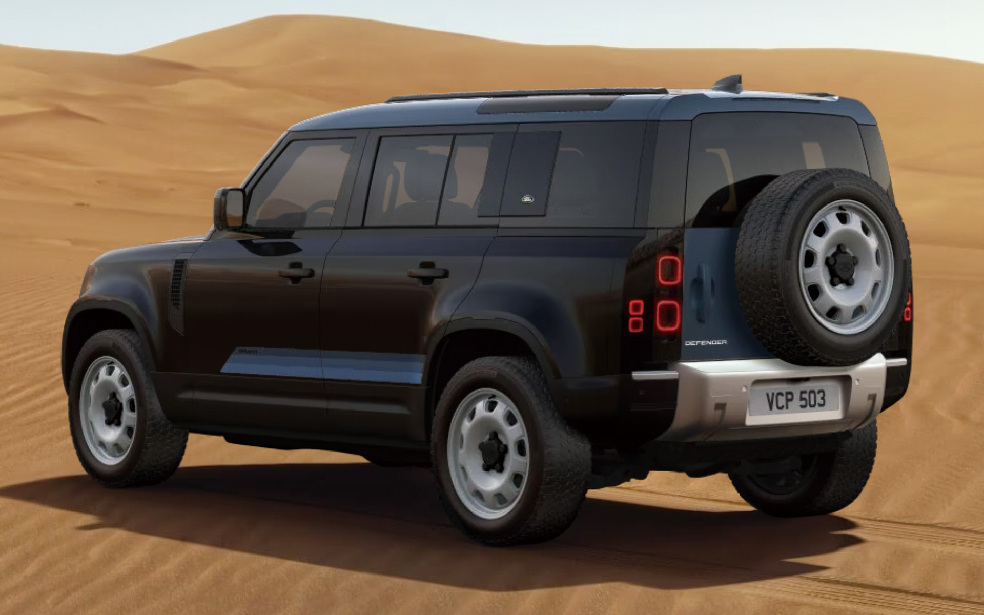 サントリーニブラックのボディカラーに、タスマンブルーのコントラストルーフ、コントラストテールドア、デカール（限定80台）