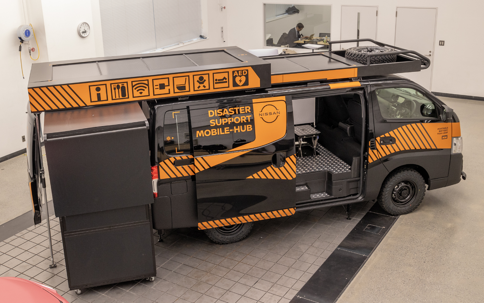 キャラバンをベースにした「Disaster Support Mobil-Hub（ディザスター サポート モービル ハブ）」