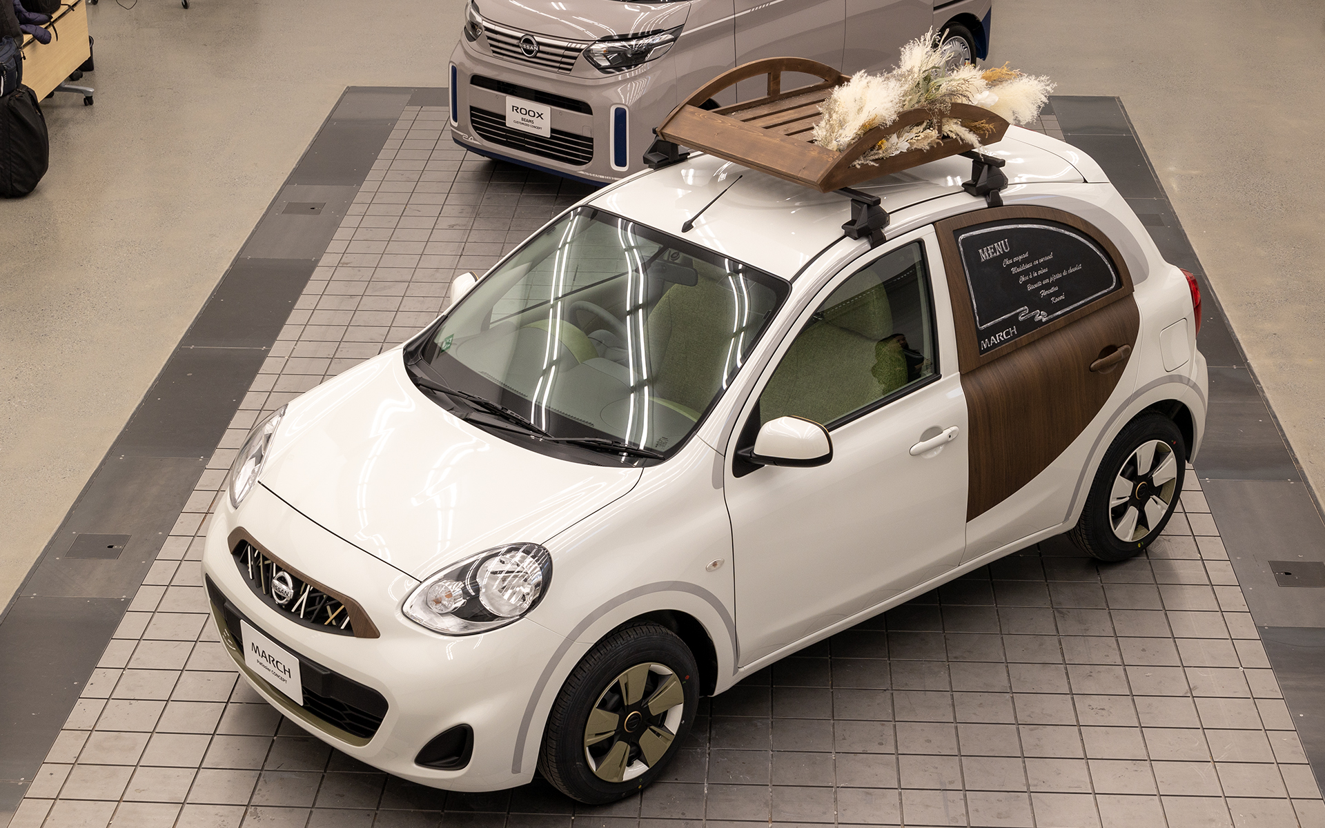 マーチの中古車をベースにした「MARCH patissier CONCEPT（マーチ パティシエ コンセプト）