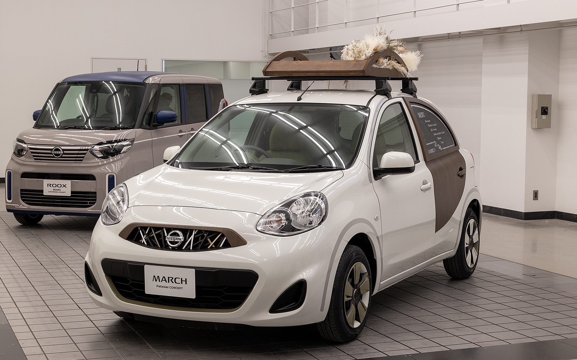 パティシエである高橋初姫氏のクルマの使い方をベースにデザインし、世界観を表現するためのアイテムを盛り込んだマーチ パティシエ コンセプト。高橋氏は東京のミシュラン一つ星レストランで修業後、地元である徳島県阿南市へ戻り「UZUKI sweets shop」を出店している