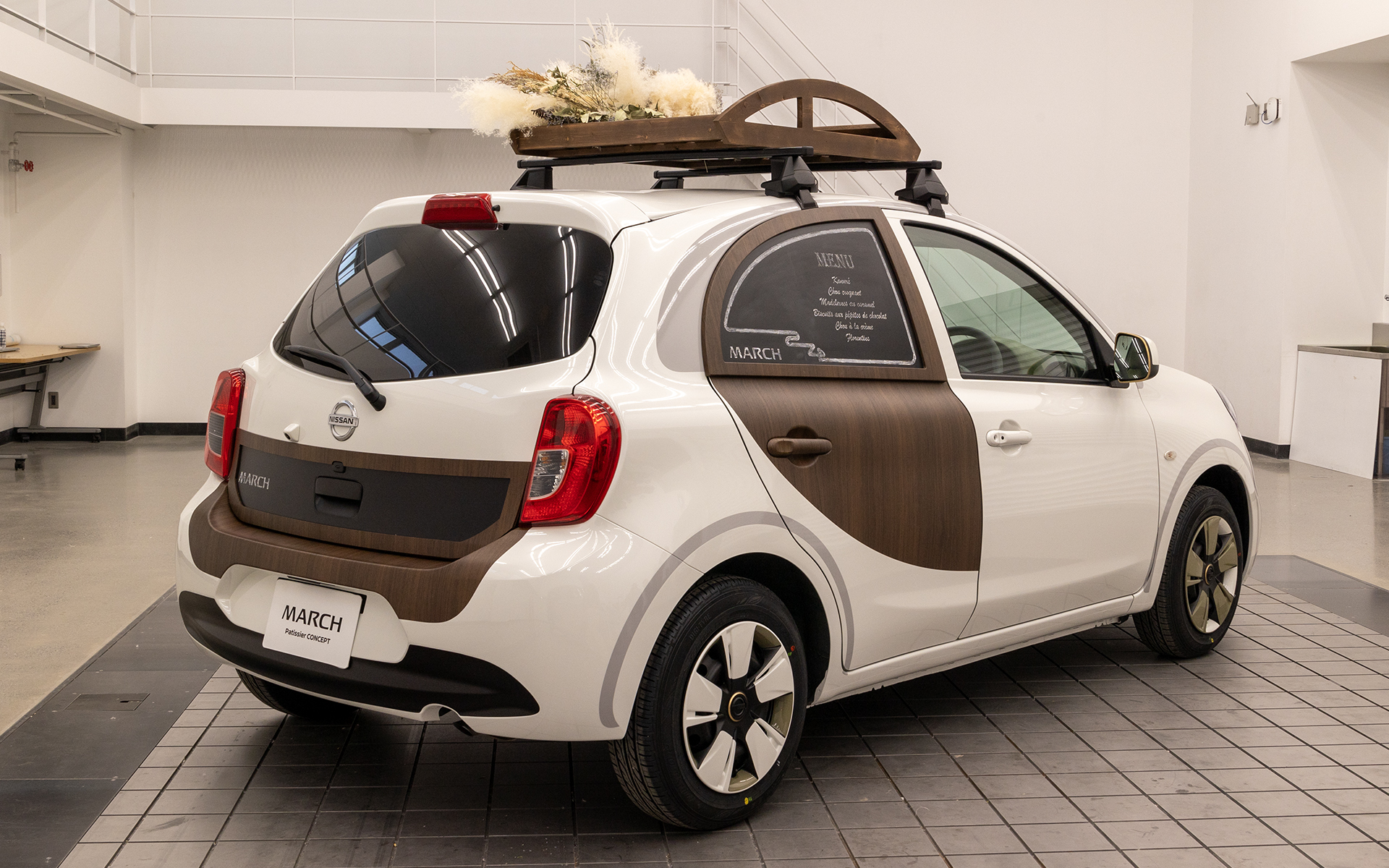 すでに生産終了になっているマーチだが、扱いやすい車体サイズや燃費のよさなどから中古車では人気