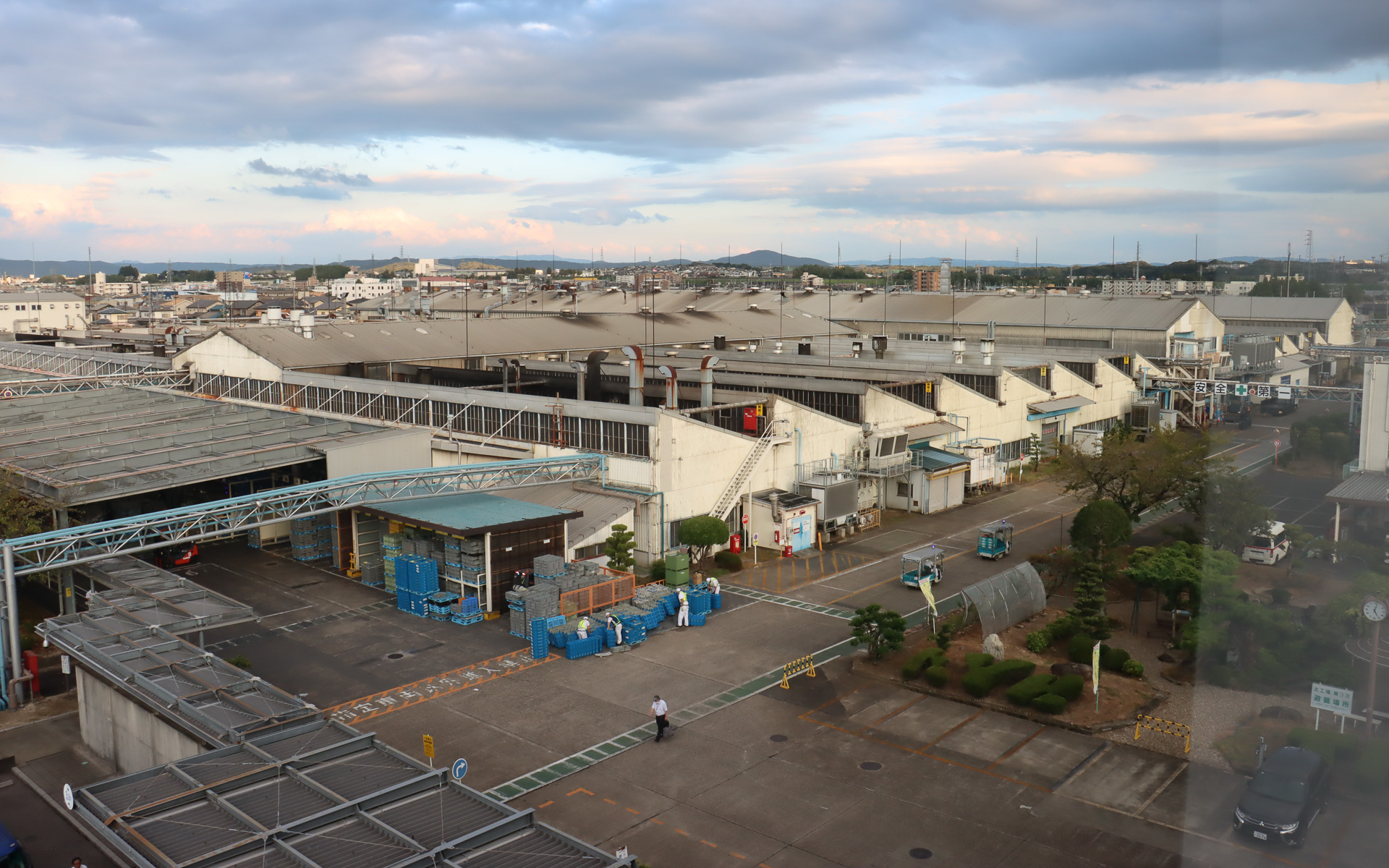 岐阜県可児市土田にあるKYB 岐阜北工場。カヤバでは岐阜県可児市に南工場、東工場と3か所の生産拠点を展開している