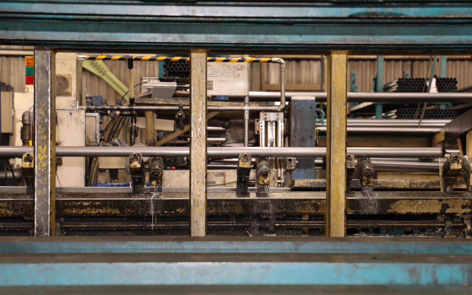 パイプは製品ごとに必要となる長さに切断