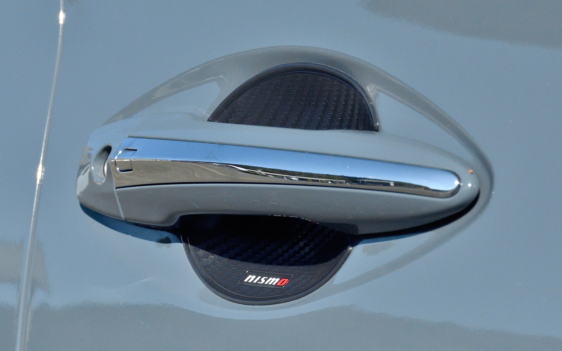 ドアハンドルプロテクターは1台分で5600円