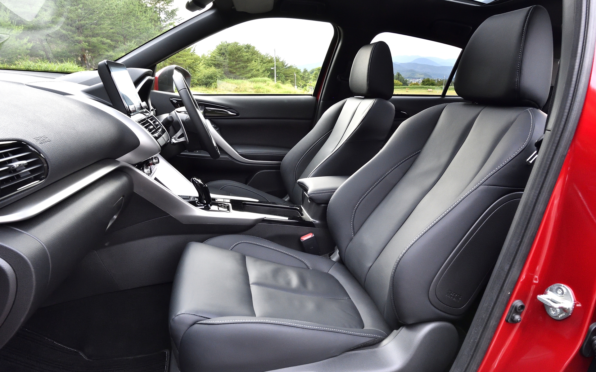 運転席&助手席シートヒーターを完備