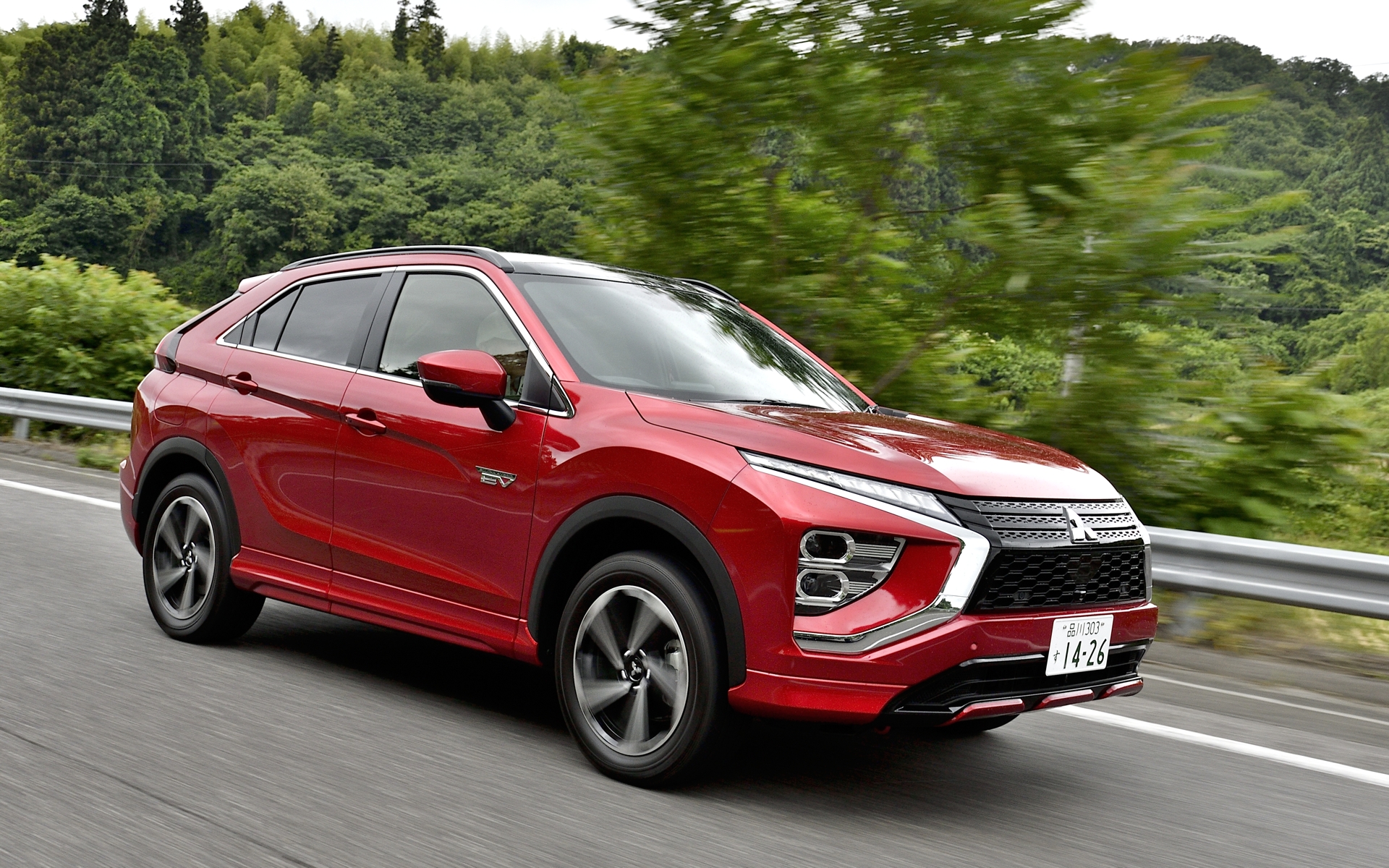 高速道路ではマイパイロットが活躍してくれる