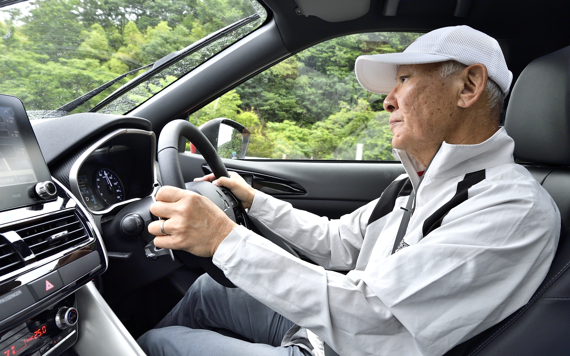 コクピットは静粛性が高く包まれた感もある