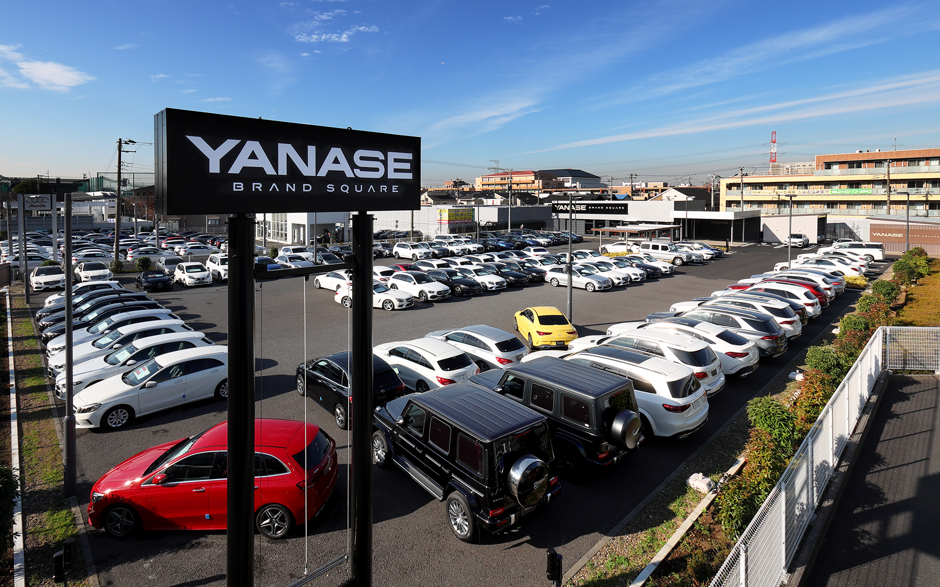 2023年12月1日にリニューアルオープンした中古車展示場「ヤナセ ブランドスクエア浦安」