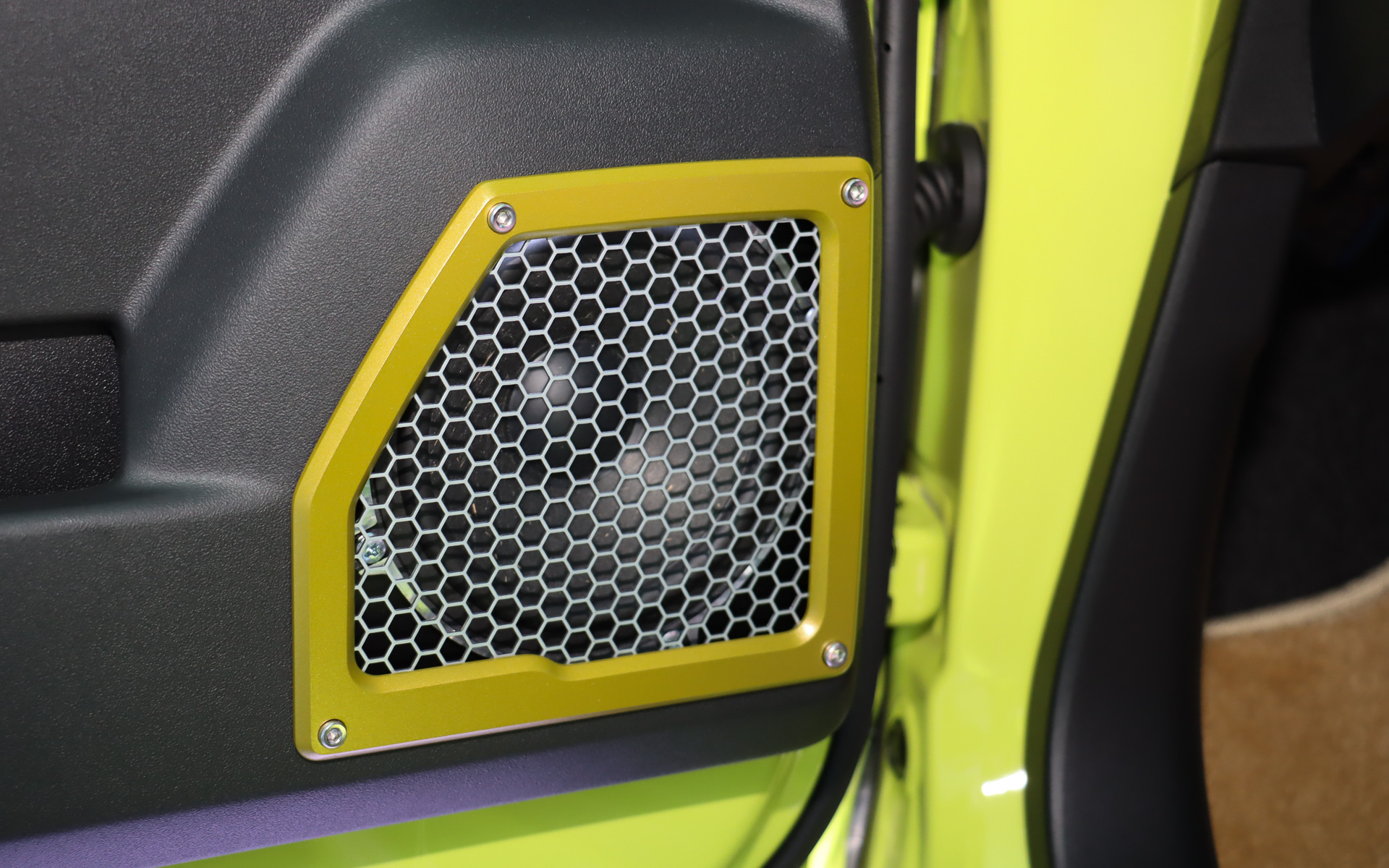 オプション品の「Xシリーズ 17cmセパレート2ウェイスピーカー」