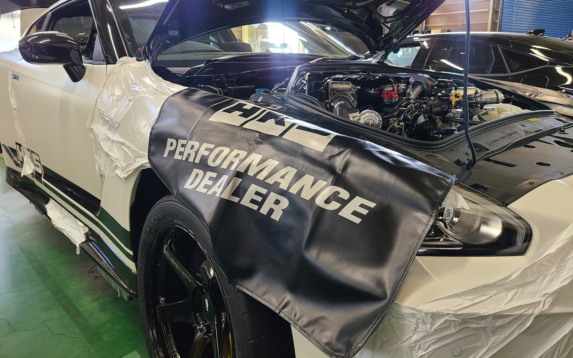 1000PS超を誇るサーキット仕様「HKS R35 GT1000＋」のストリートバージョン