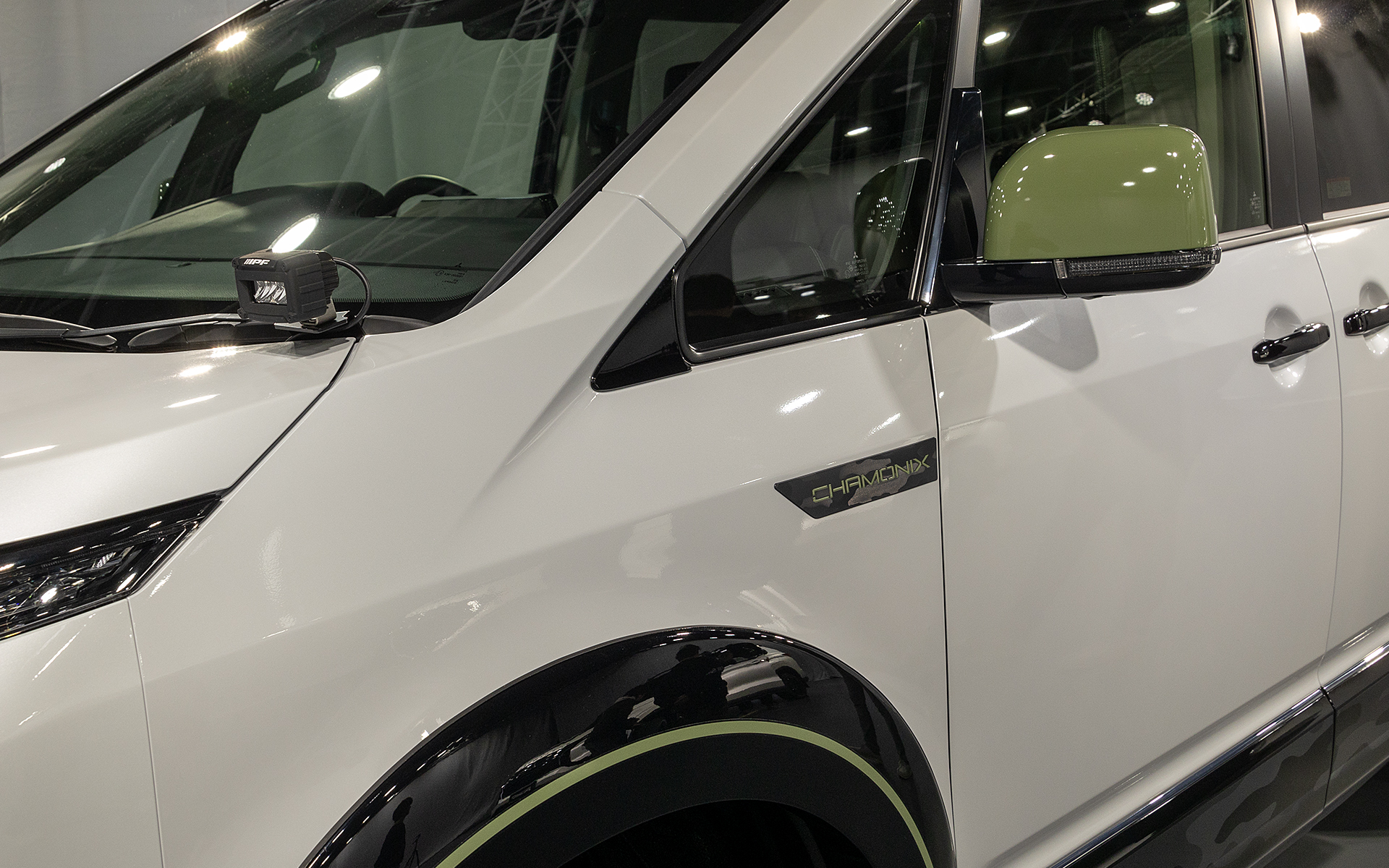 グリーンのアクセントの部分はCHAMONIXコンプリートパッケージのパーツ