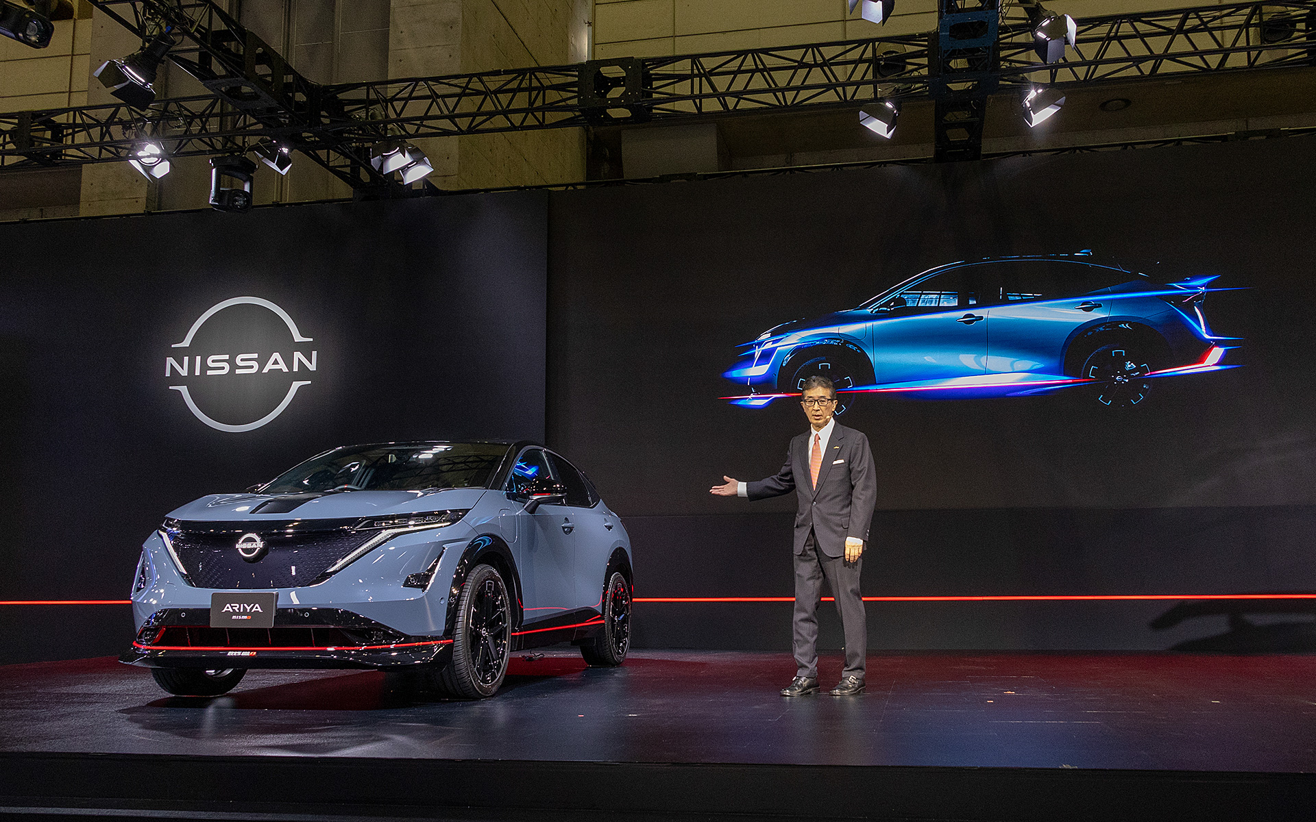 日産モータースポーツ＆カスタマイズ株式会社 代表取締役兼最高経営責任者 片桐隆夫氏と新たなNISMOロードカー「アリアNISMO」