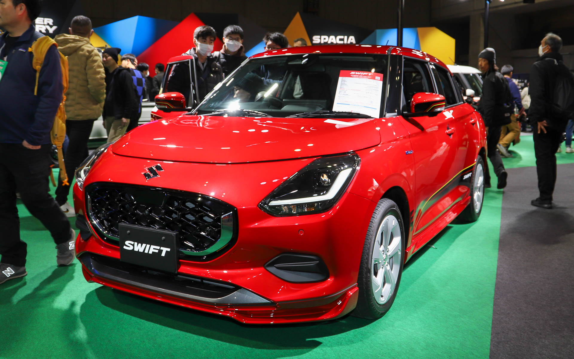 新型スイフト HYBRID MX（用品装着車）