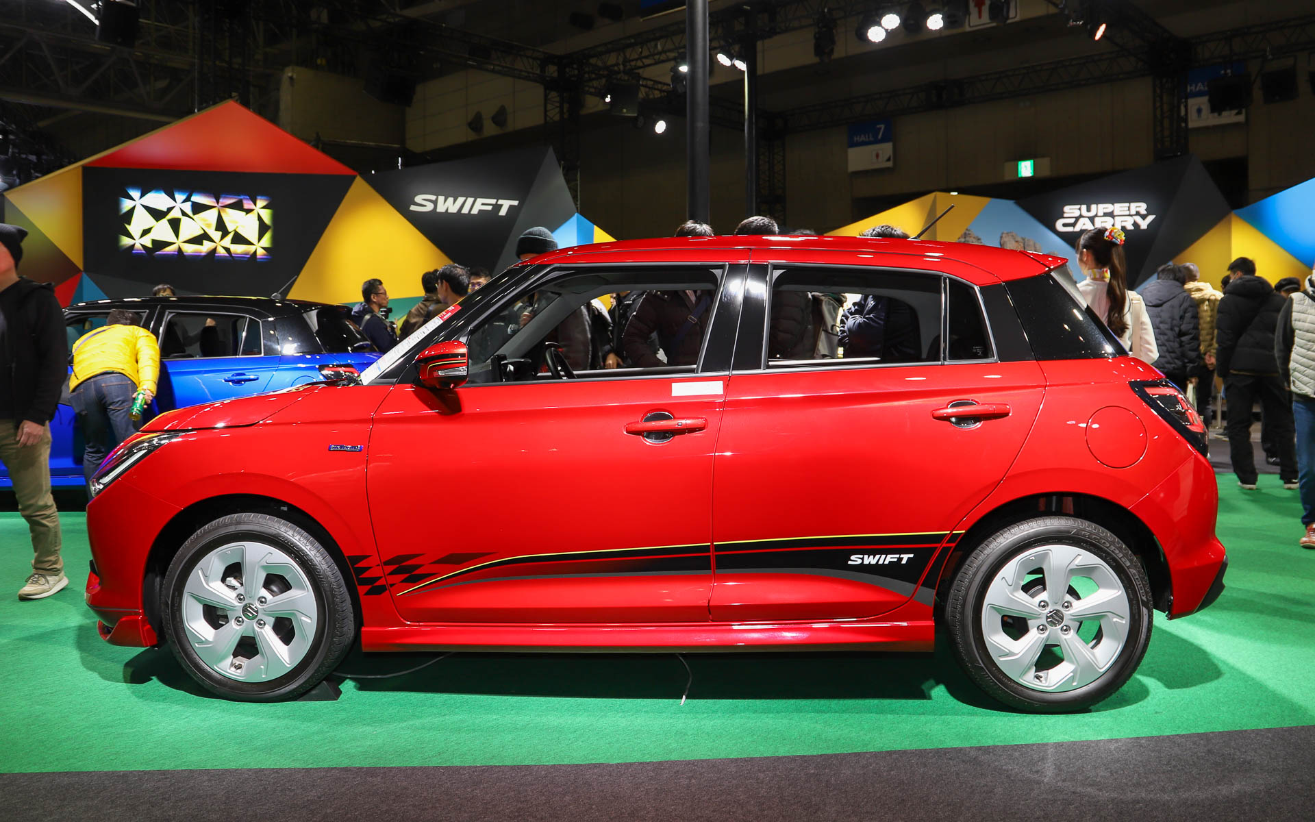 新型スイフト HYBRID MX（用品装着車）