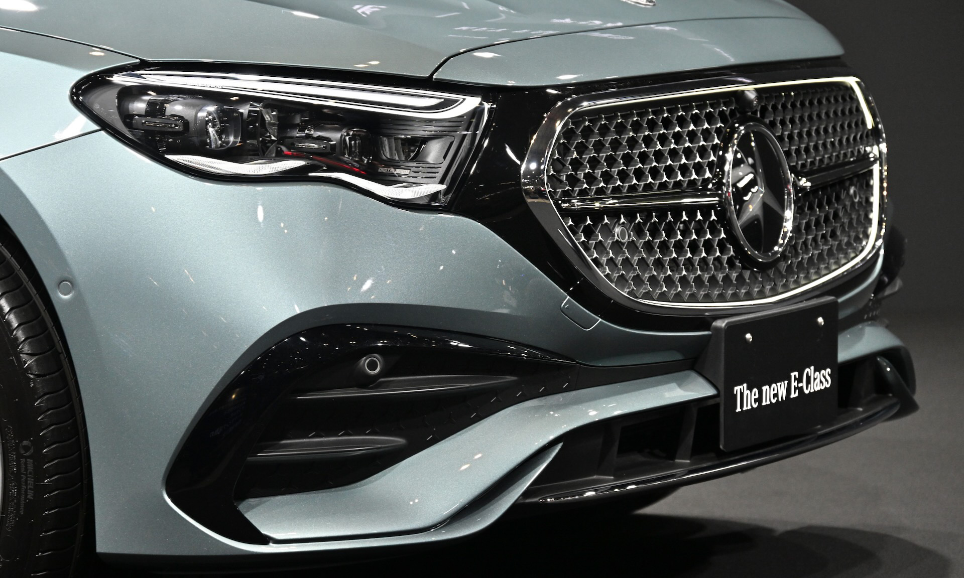 セダン（E350e）