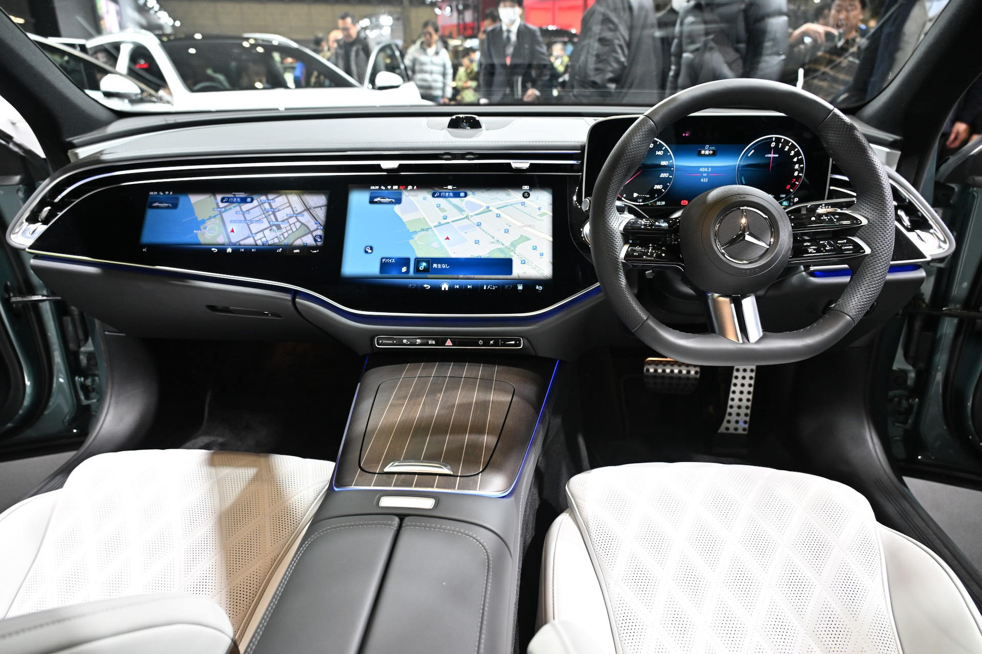 セダン（E350e）