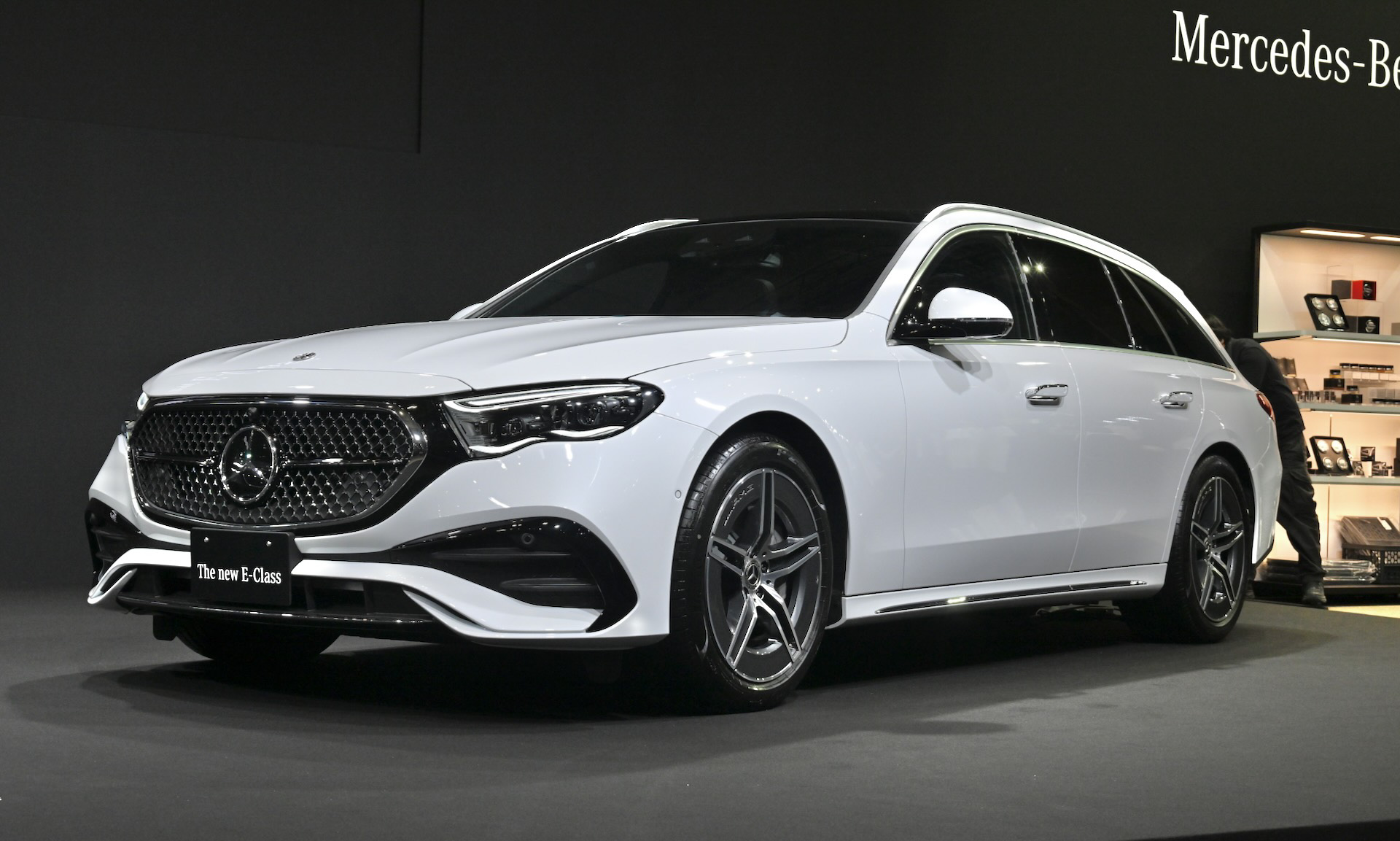 ステーションワゴン（E220d）