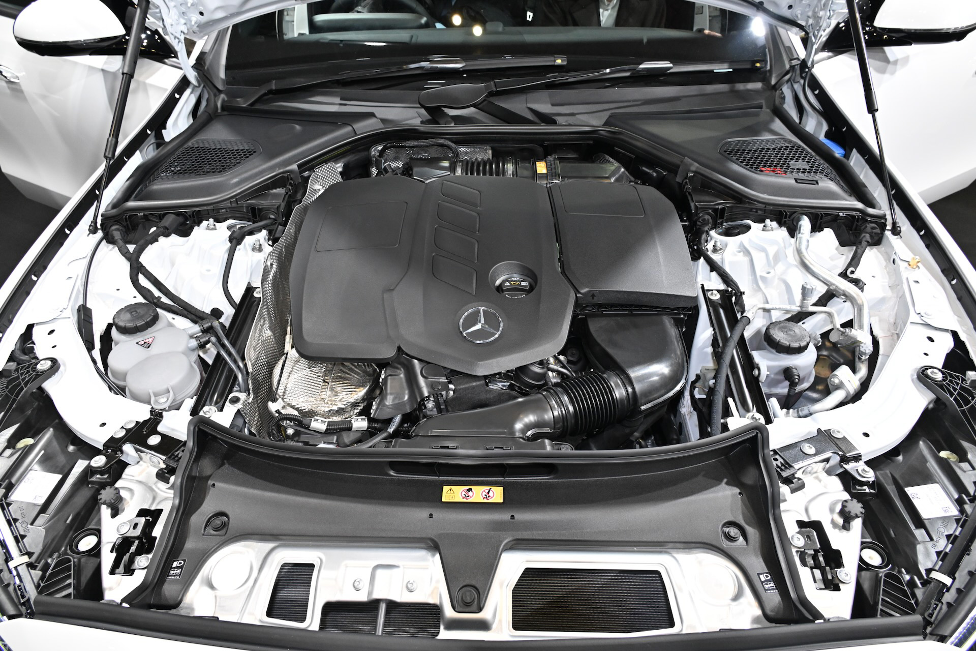 ステーションワゴン（E220d）