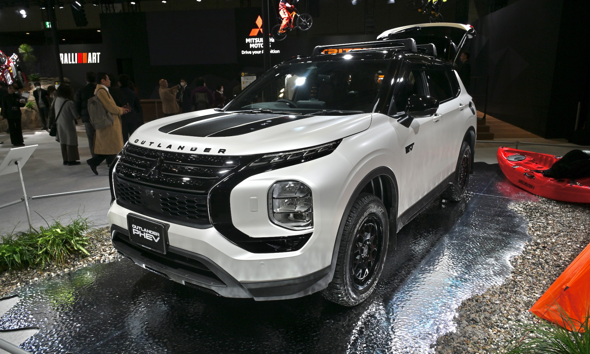 アウトランダーPHEV ACTIVE FIELD