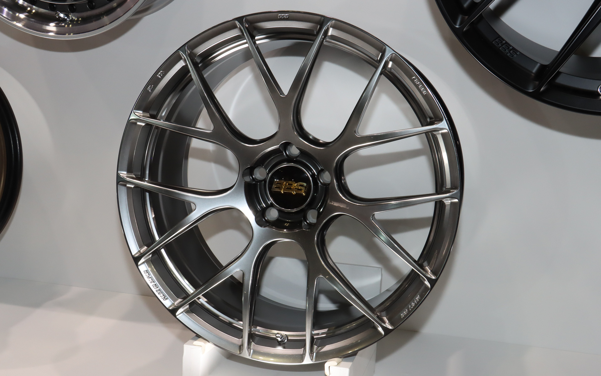 「RE-V7」（ダイヤモンドブラック）