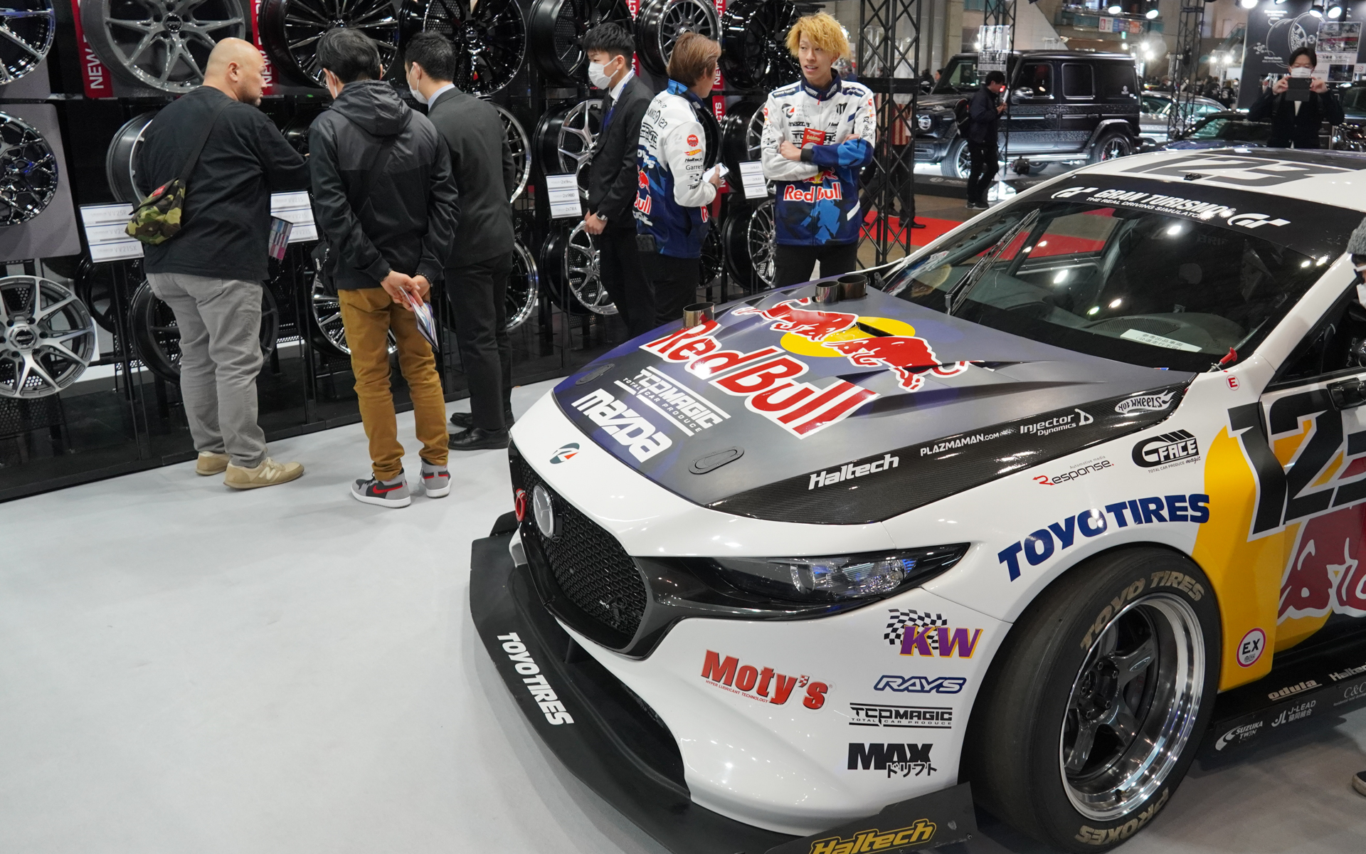 マイク・ウィデット選手（マッドマイク）がドライブする4ローターのMAZDA3